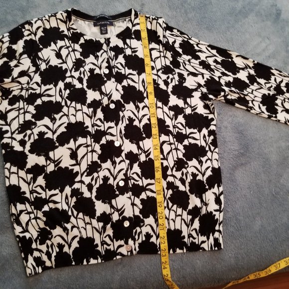 Lands End Cardigan Size M/P - Picture 4 of 5